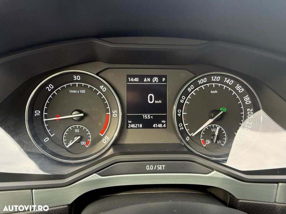 Skoda Superb 2.0 TDI DSG Active - 4