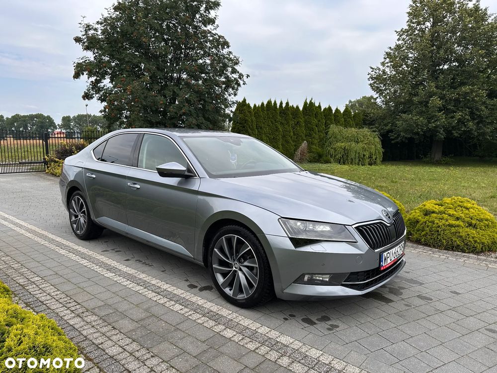 Skoda Superb 2.0 TDI DSG Ambition - 1