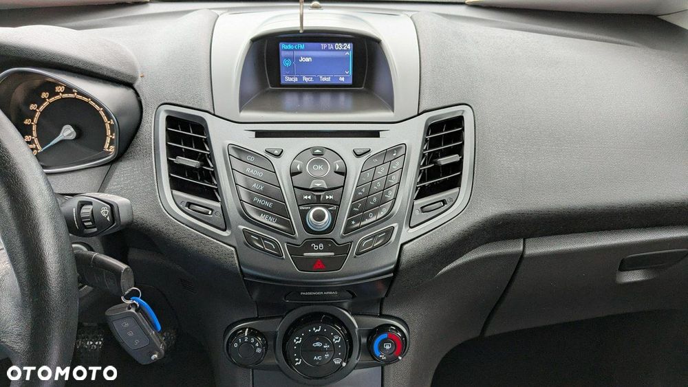Ford Fiesta - 24