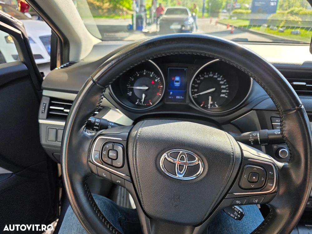 Toyota Avensis 1.8 Multidrive S Executive - 13