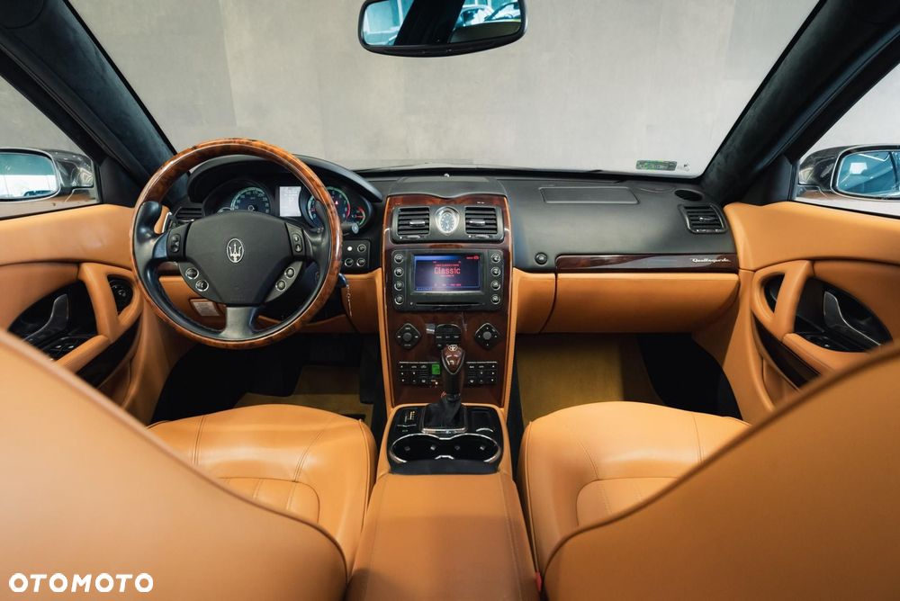 Maserati Quattroporte - 10