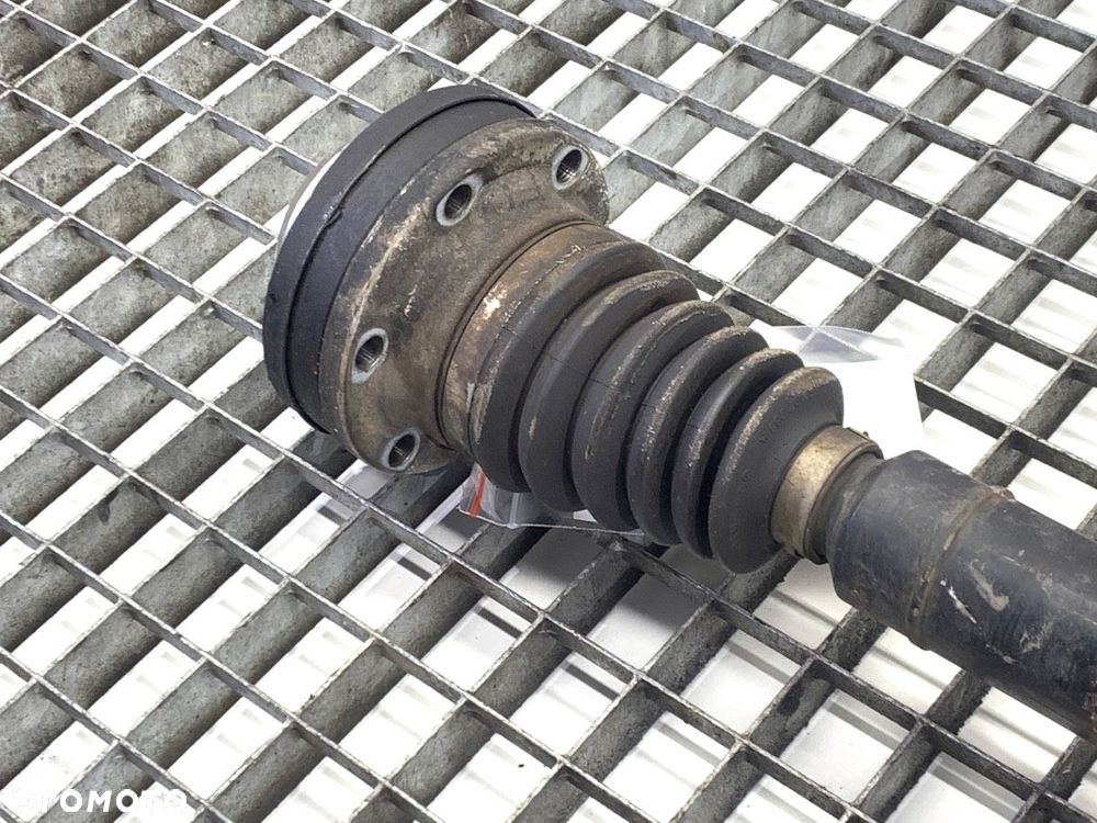 PÓŁOŚ PRAWY PRZÓD  VW CADDY III Nadwozie pełne/minivan (2KA, 2KH, 2CA, 2CH) 2004 - 2015 1.6 TDI - 3