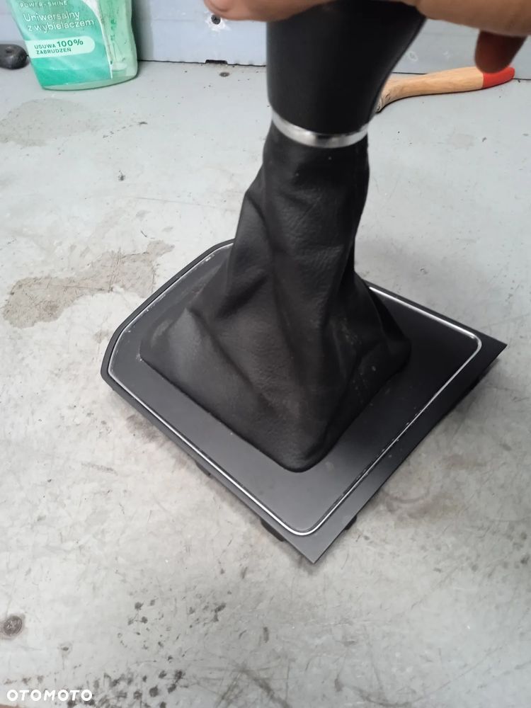 Gałka zmiany biegów mieszek Touran III 5TB711113B - 2