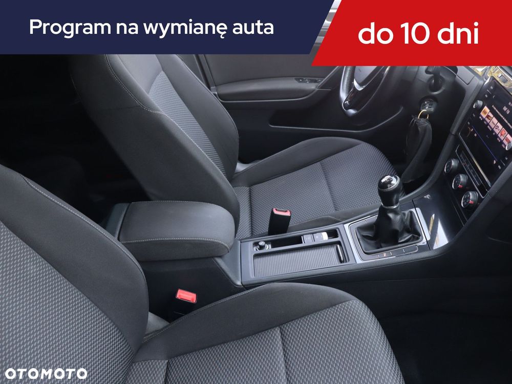 Volkswagen Golf Variant - 11