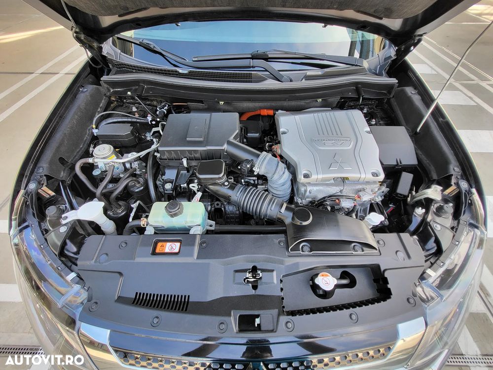Mitsubishi Outlander PHEV 2.4 L 4X4 Intense - 10
