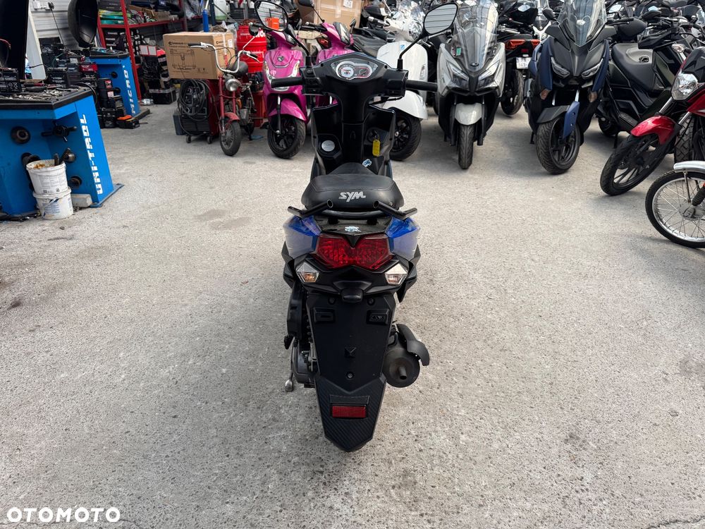 Suzuki Burgman - 5