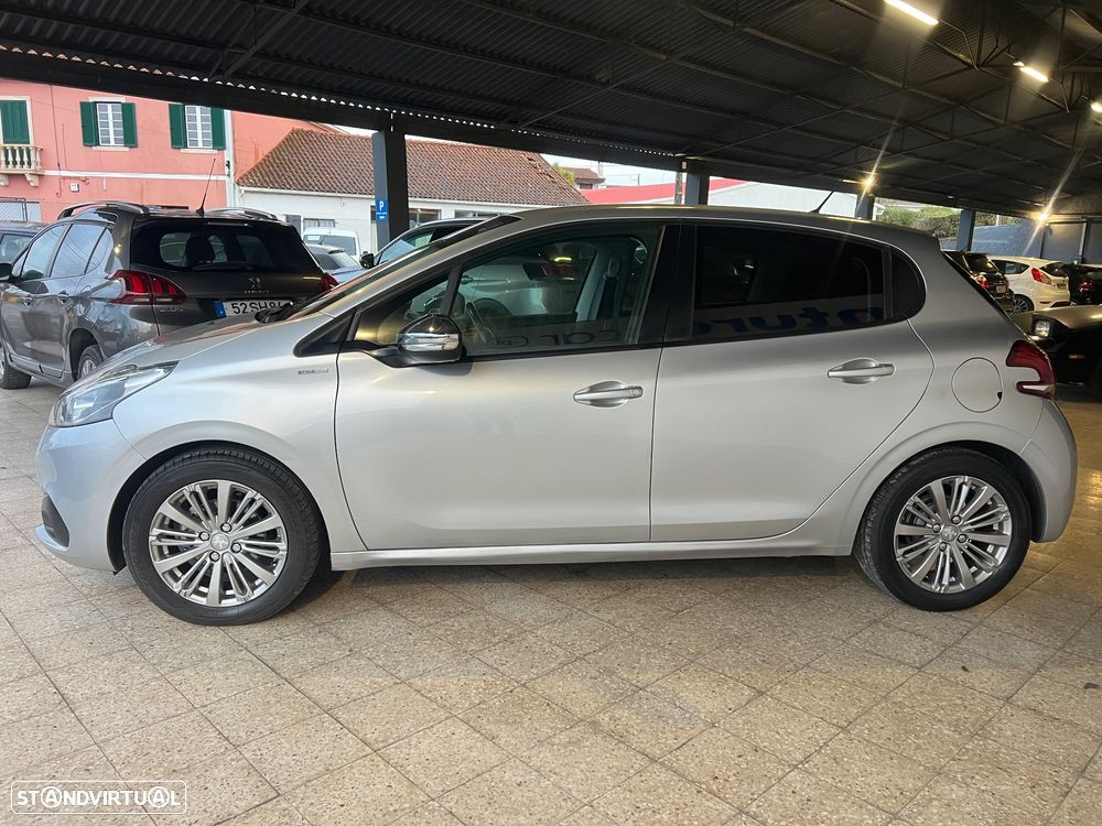 Peugeot 208 1.2 PureTech Style - 10