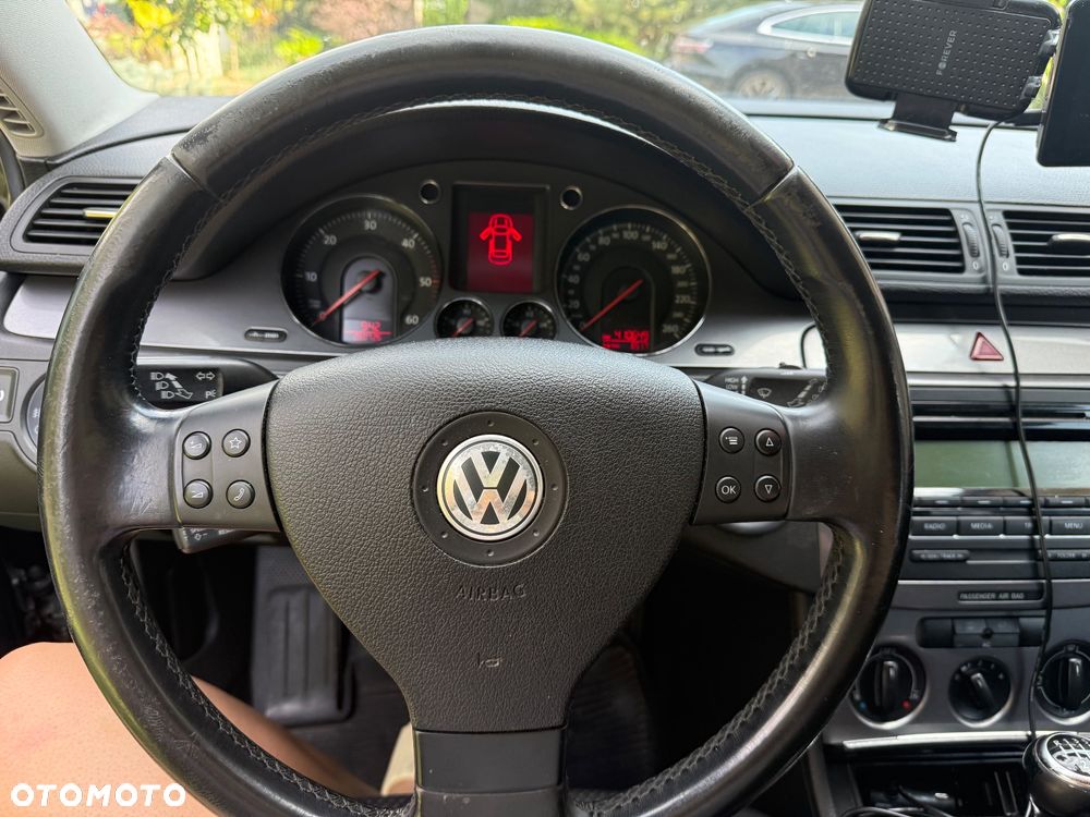 Volkswagen Passat 1.9 TDI Comfortline - 6