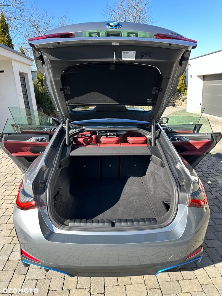 BMW i4 - 23
