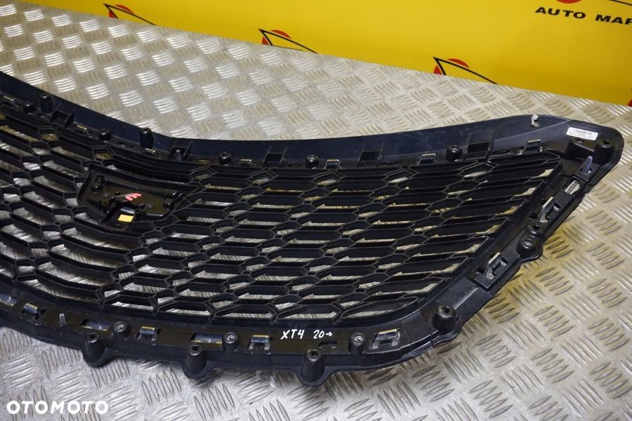 CADILLAC XT4 2019 2020 - Atrapa Przód Grill Chrom Pod Kamerę USA - 11