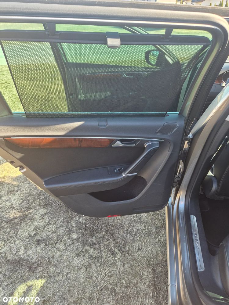 Volkswagen Passat Variant 2.0 TDI Highline R-Style DSG - 12