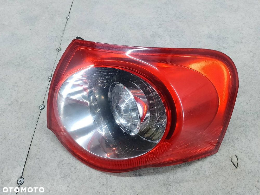 LAMPA TYLNA PRAWA VW PASSAT B6 3C9945096N KOMBI - 4