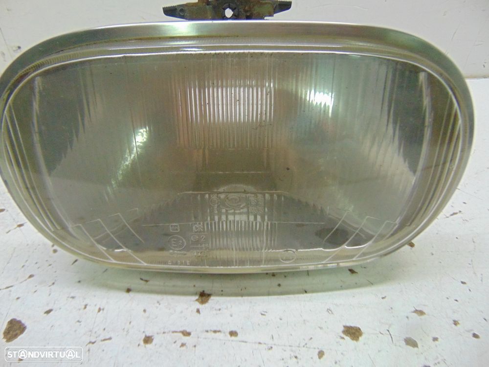 Peugeot 204 farol - 2