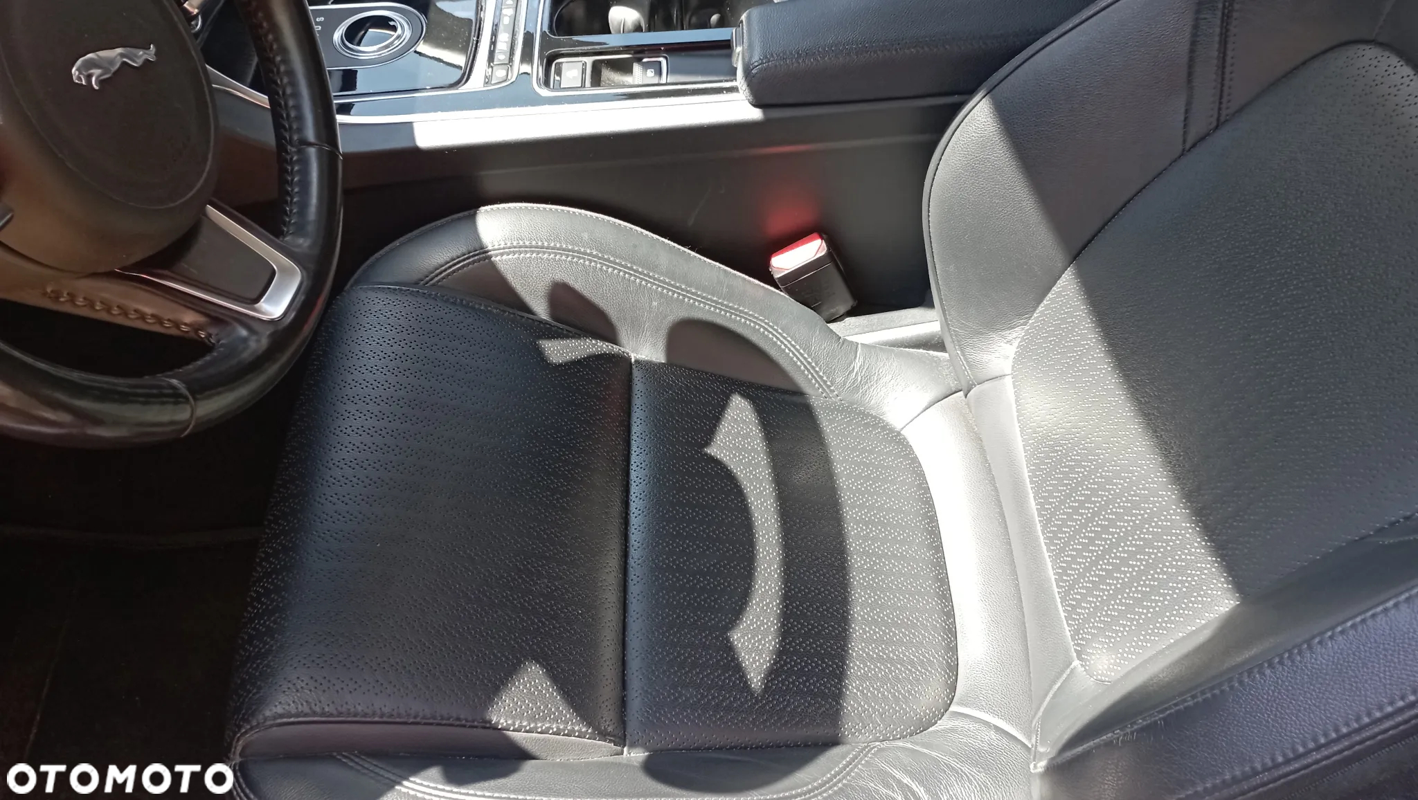Jaguar XF 2.0 i4D AWD Prestige - 18