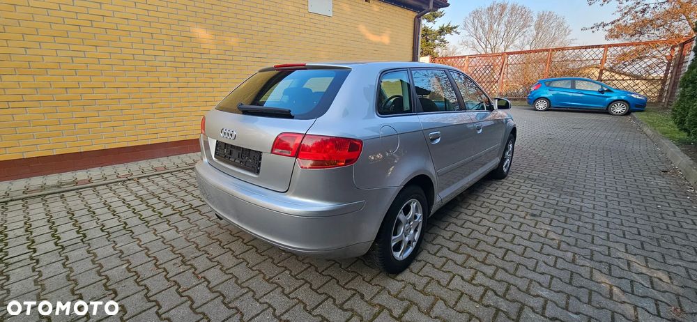 Audi A3 Sportback 1.6 Attraction - 4