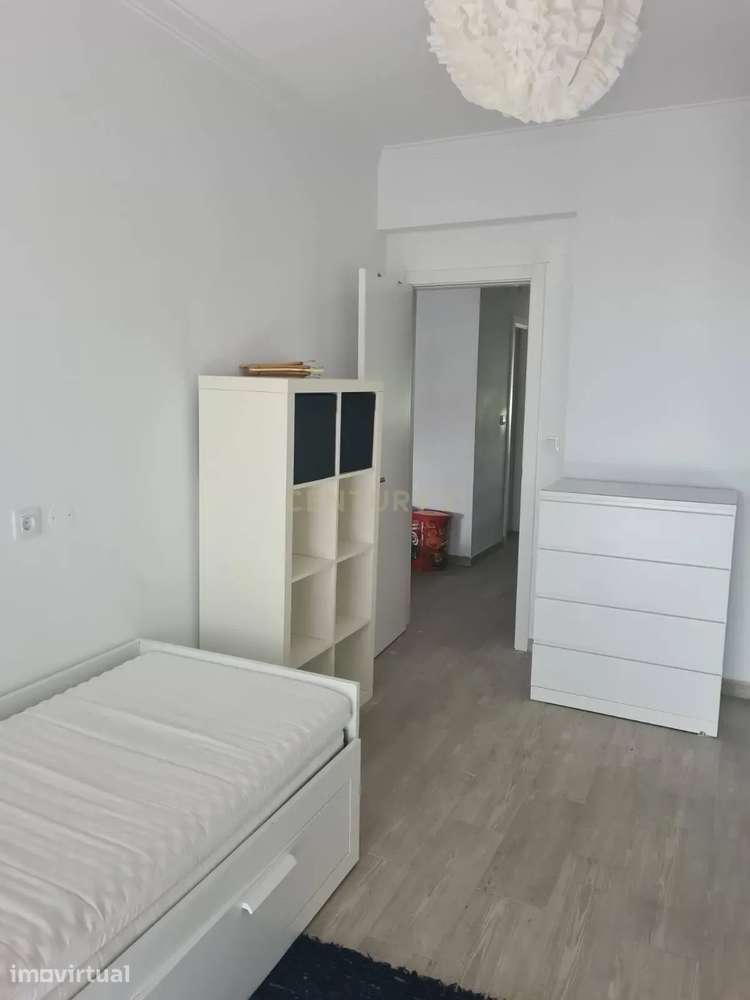 T2 remodelado - Quinta do Rouxinol, Corroios - Grande imagem: 4/7