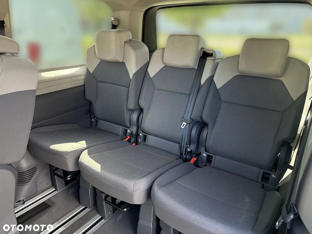 Volkswagen Multivan - 11