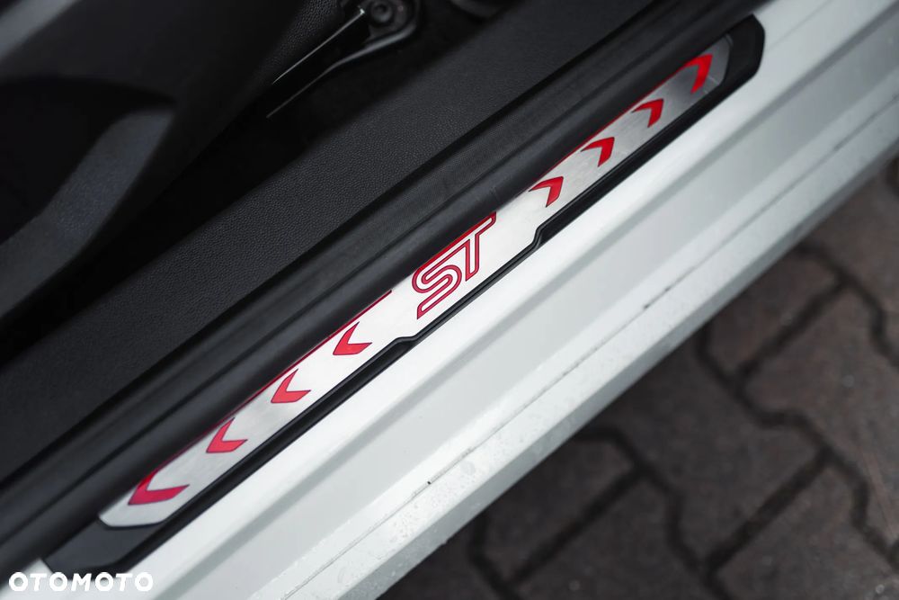 Ford Fiesta - 33