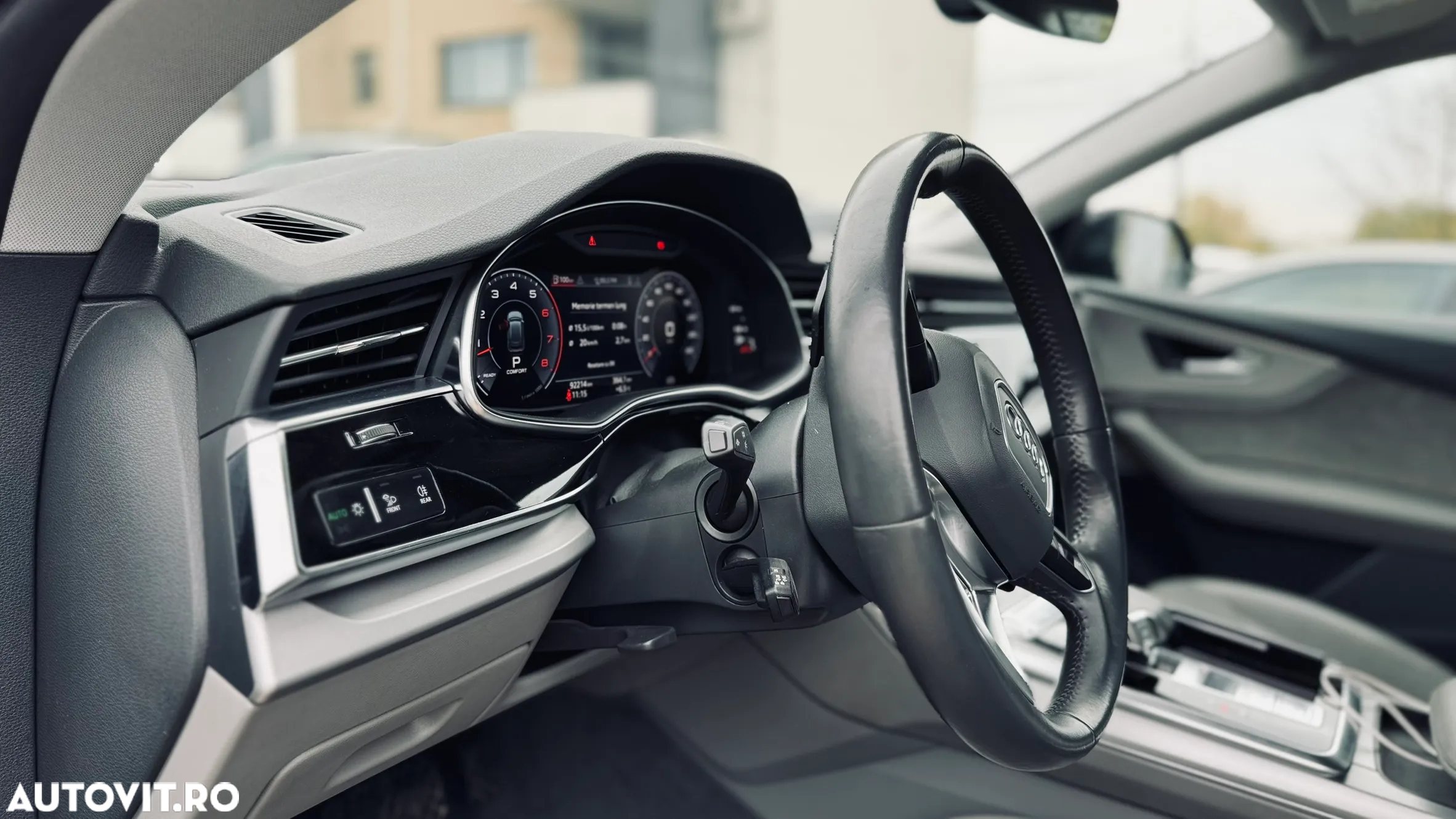 Audi Q8 55 TFSI quattro Tiptronic - 16