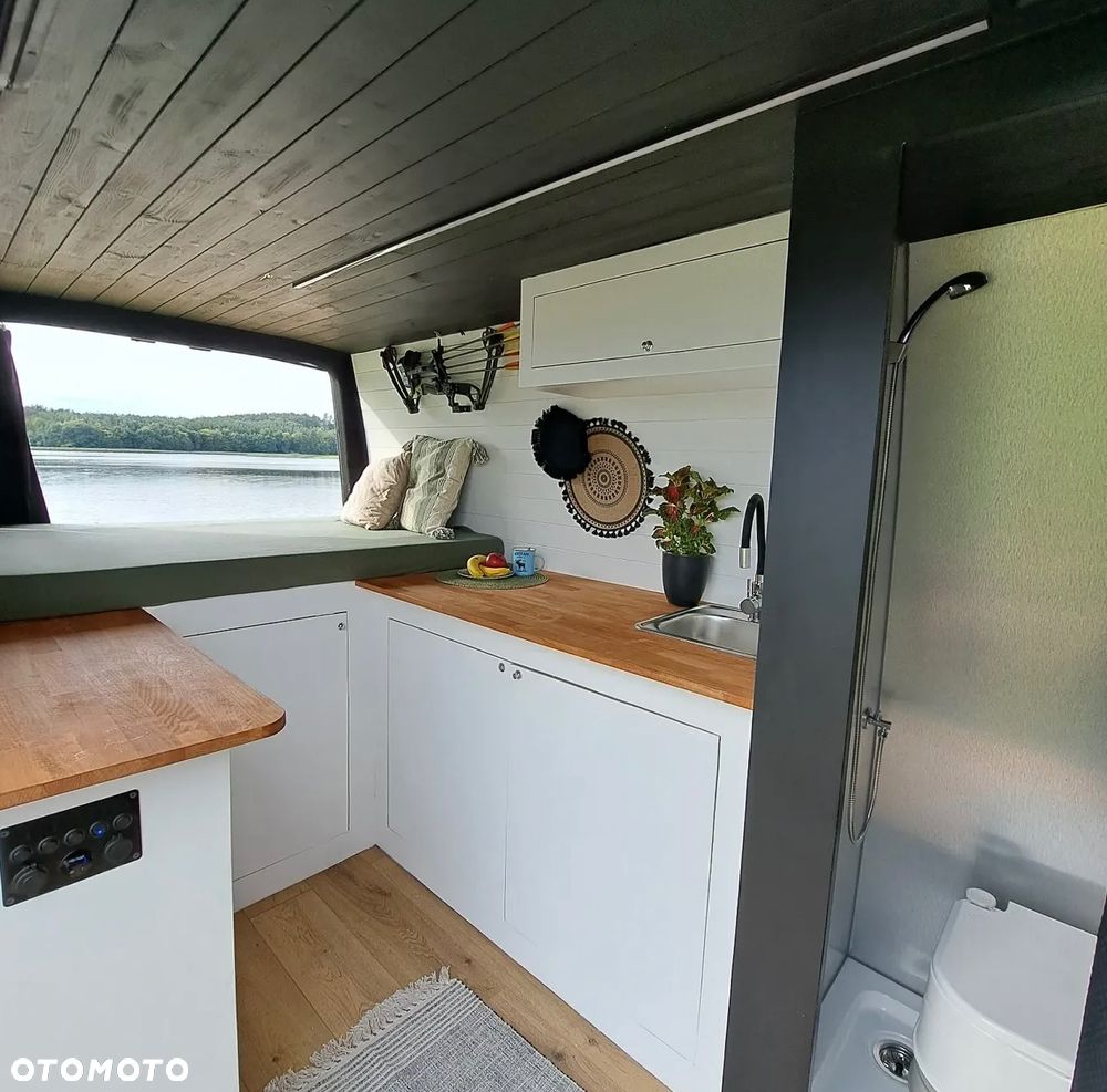 Mercedes-Benz Sprinter - 4