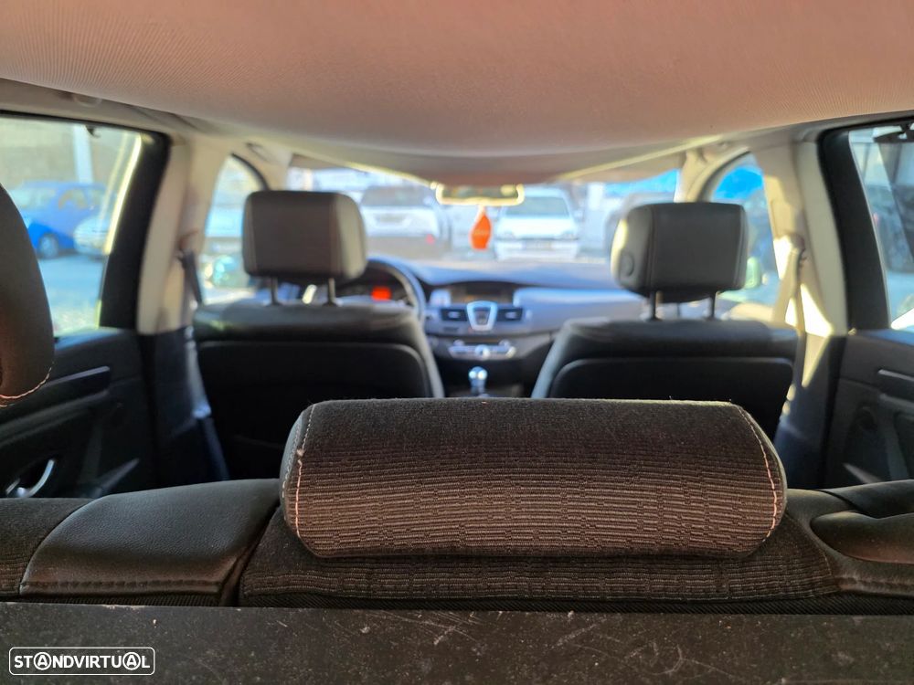 Renault Laguna Break 2.0 dCi Dynamique S — photo 5