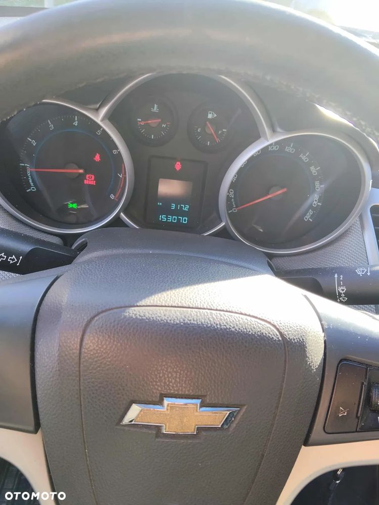 Chevrolet Cruze 1.6 LS - 6
