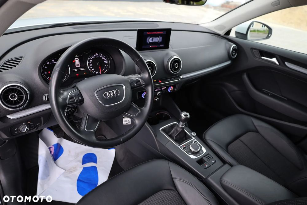 Audi A3 Sportback 1.4 TFSI Ambiente - 33