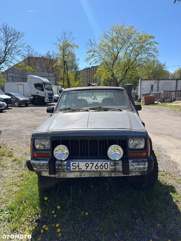 Jeep Cherokee - 2
