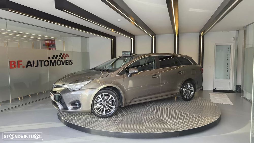 Toyota Avensis Touring Sports 2.0 D-4D Exclusive+GPS - 2