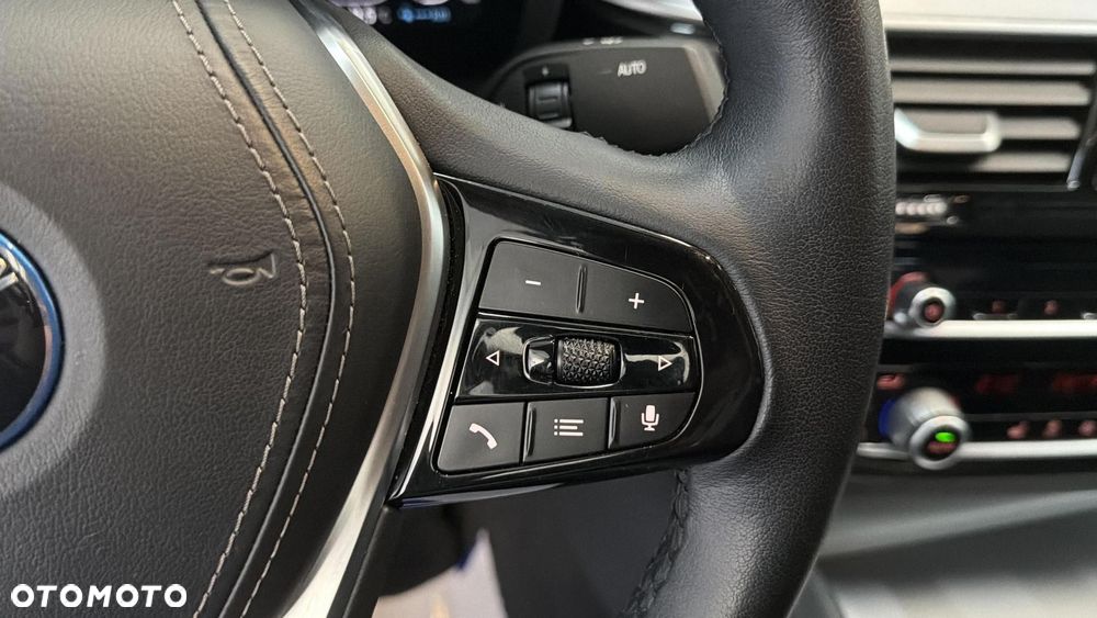 BMW Seria 5 530e xDrive - 21