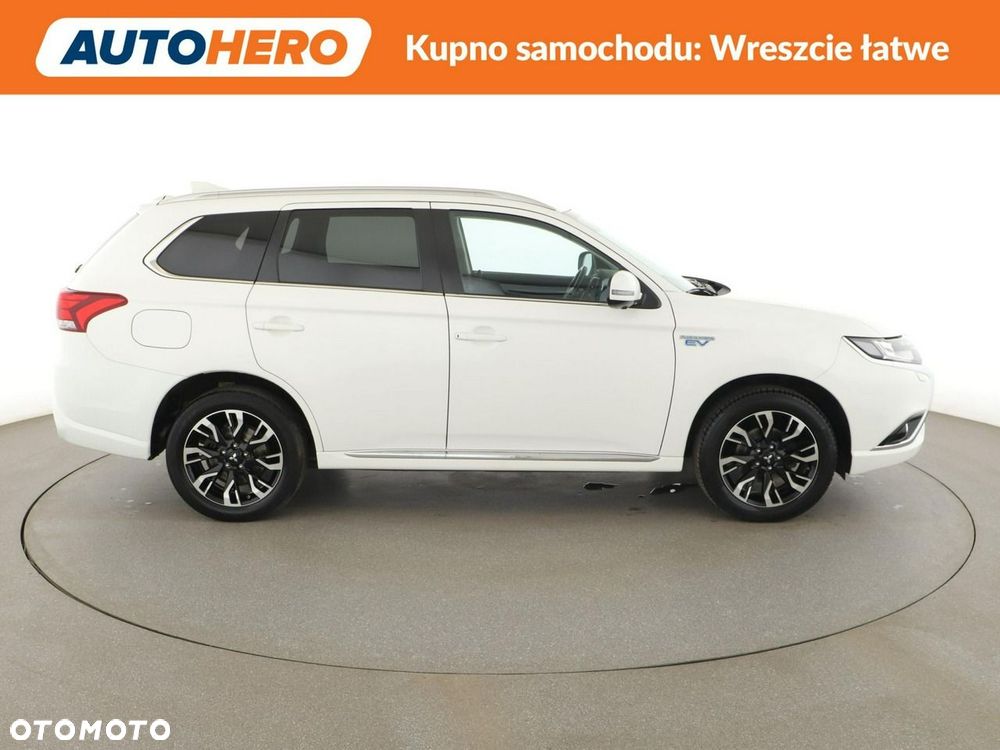 Mitsubishi Outlander Intense + - 10
