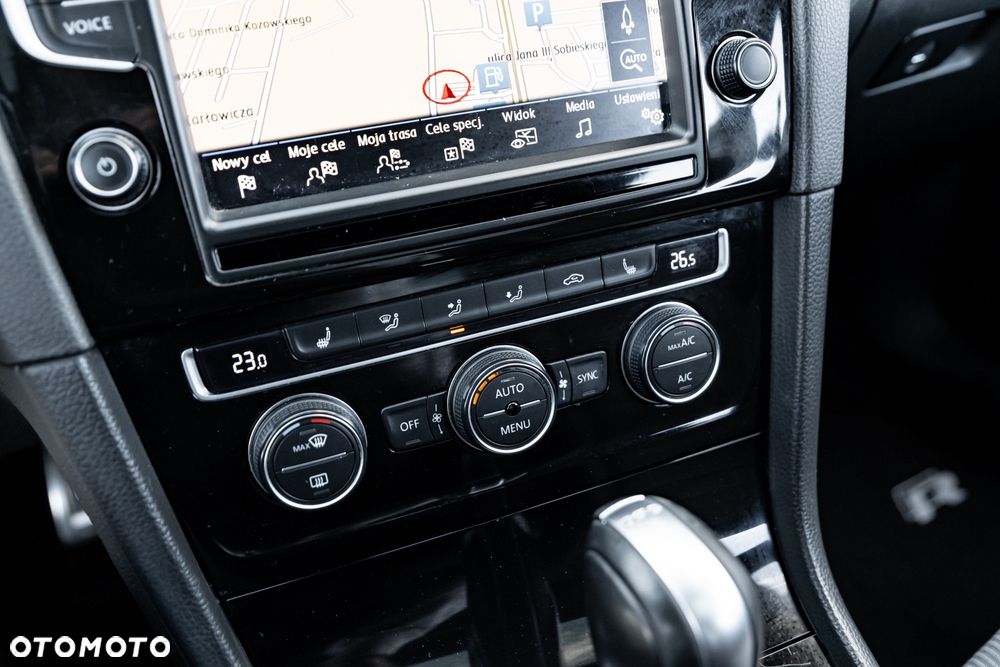 Volkswagen Golf 1.4 TSI BlueMotion Technology DSG Lounge - 36