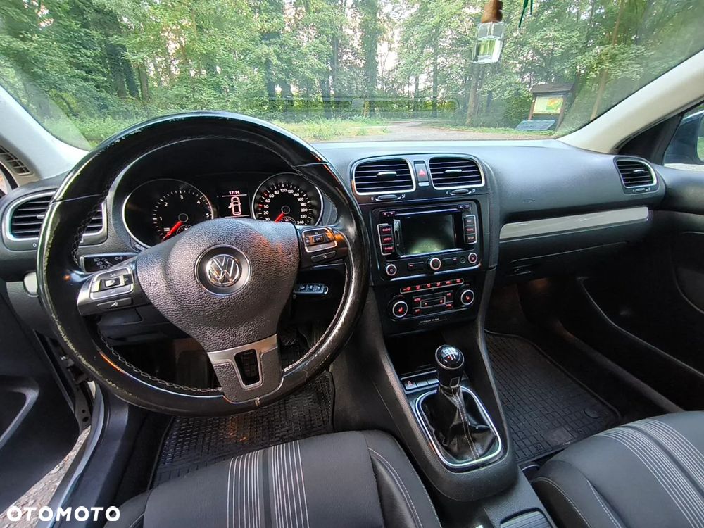 Volkswagen Golf 1.6 TDI DPF MATCH - 8