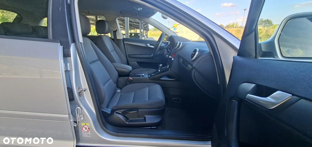 Audi A3 Sportback 1.6 TDI DPF Ambiente - 7