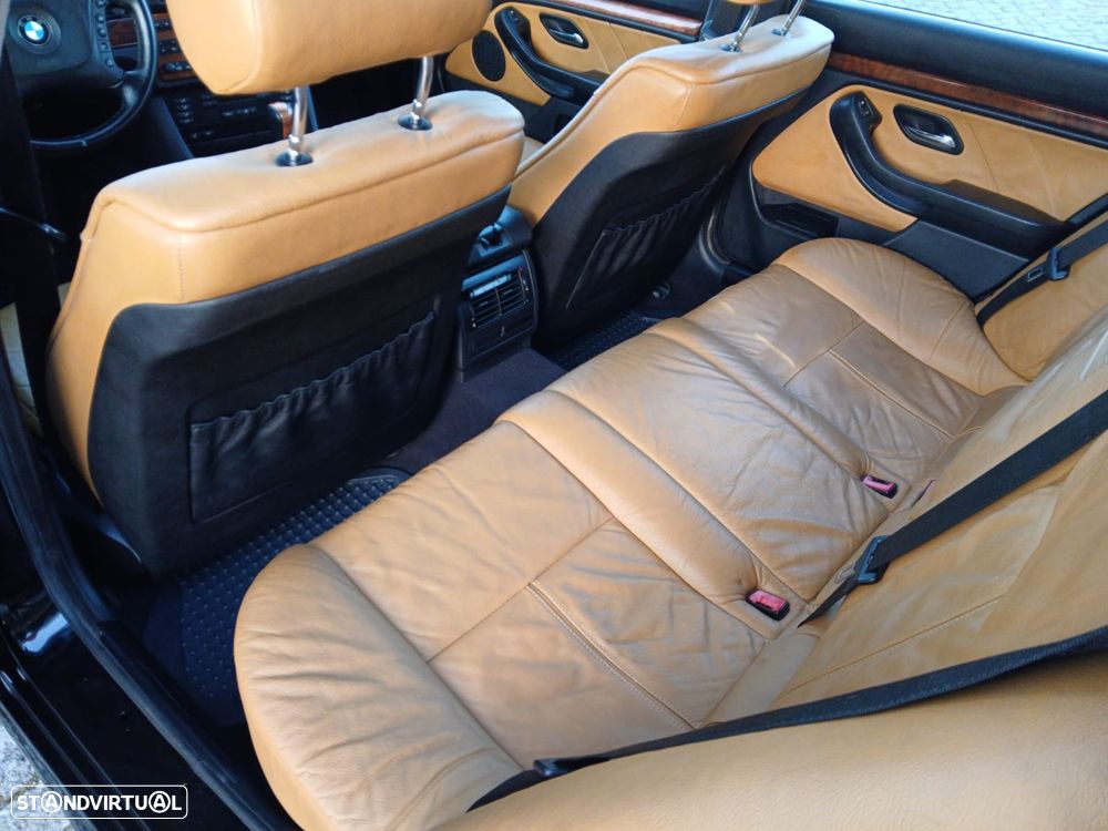 BMW 530 dA Touring - 10