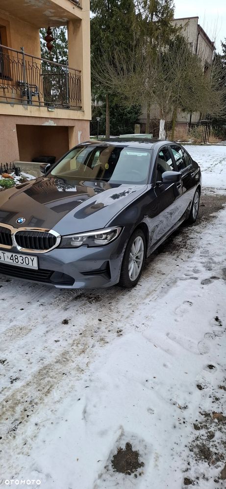 BMW Seria 3 318d - 11