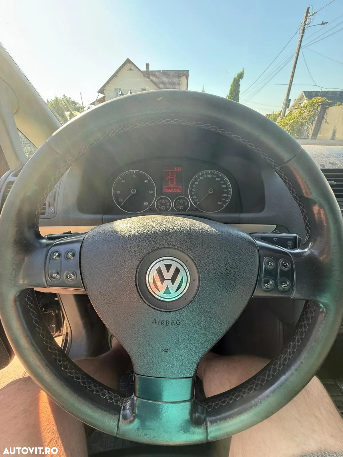 Volkswagen Touran - 8