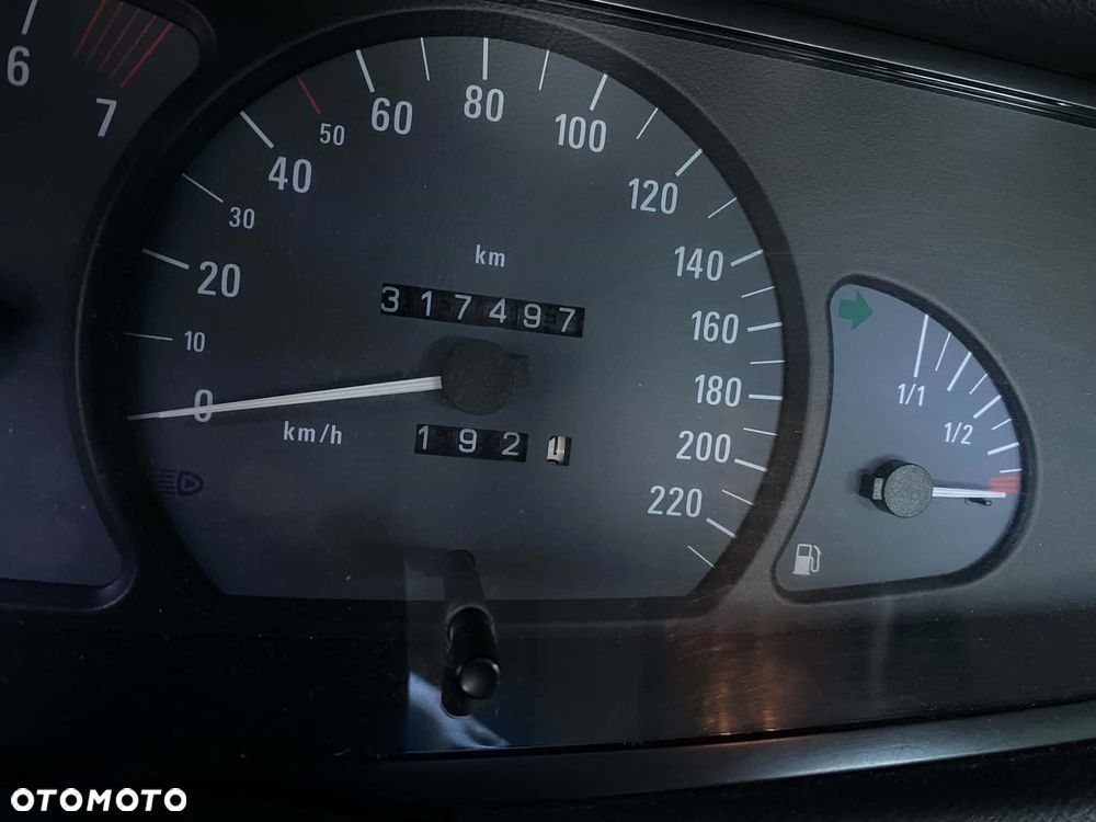Opel Omega 2.2 Base / Club - 5