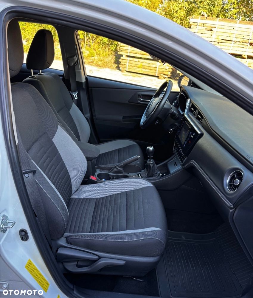 Toyota Auris 1.2 T Dynamic - 9