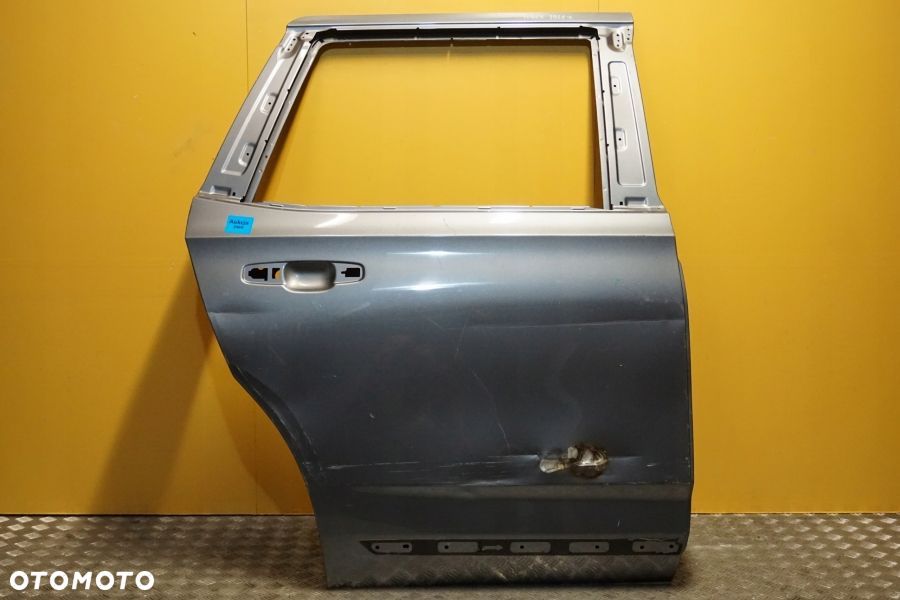 GMC CHEVROLET YUKON TAHOE 2021 - 2024 Drzwi Tył Prawe Tylne USA - 1