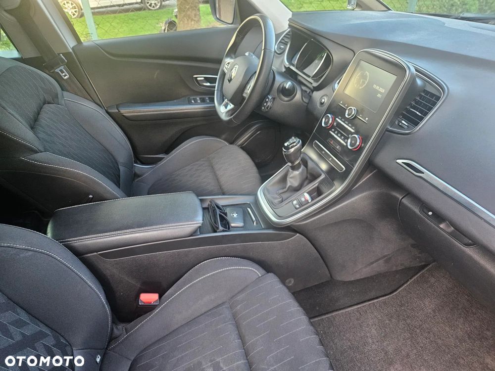 Renault Grand Scenic - 13