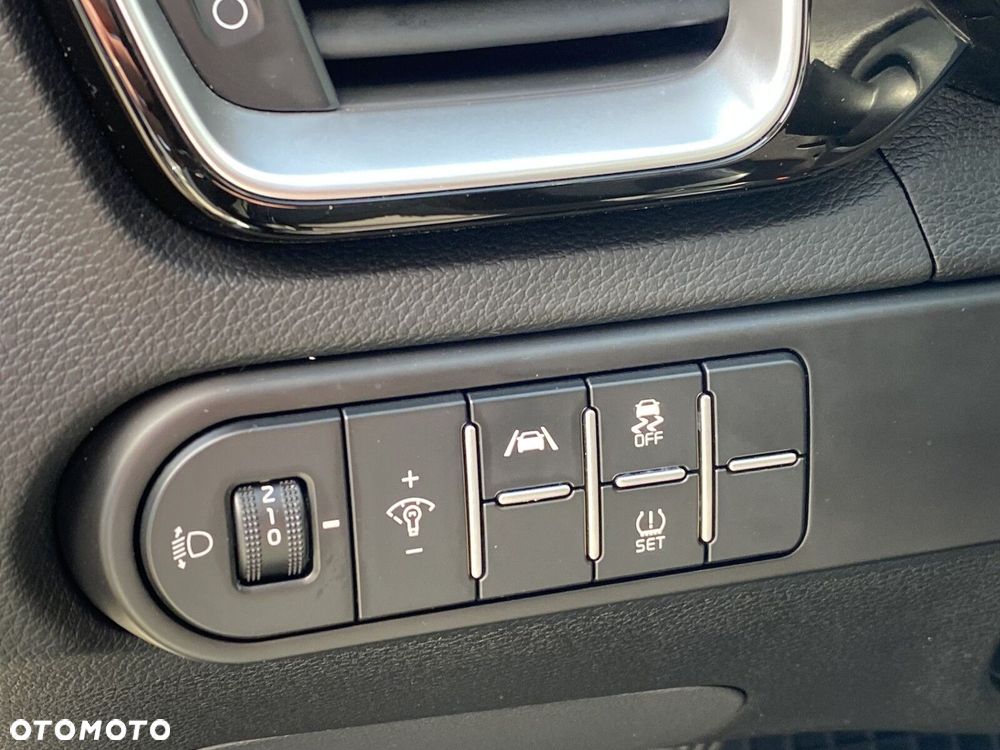 Kia Ceed - 11