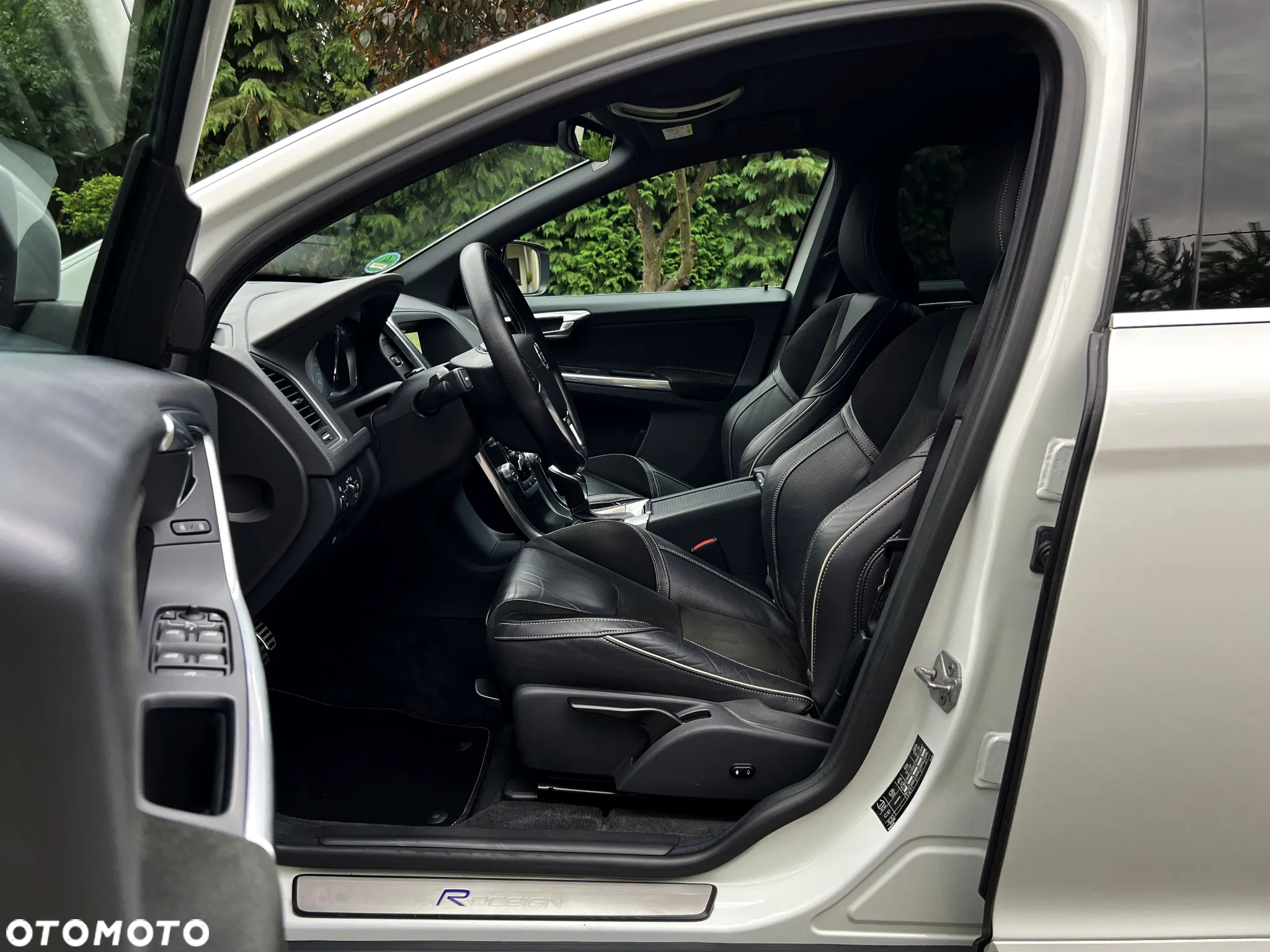 Volvo XC 60 D4 R-Design - 20