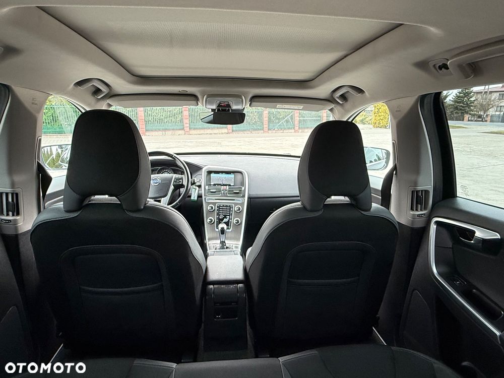 Volvo XC 60 D4 Momentum - 12