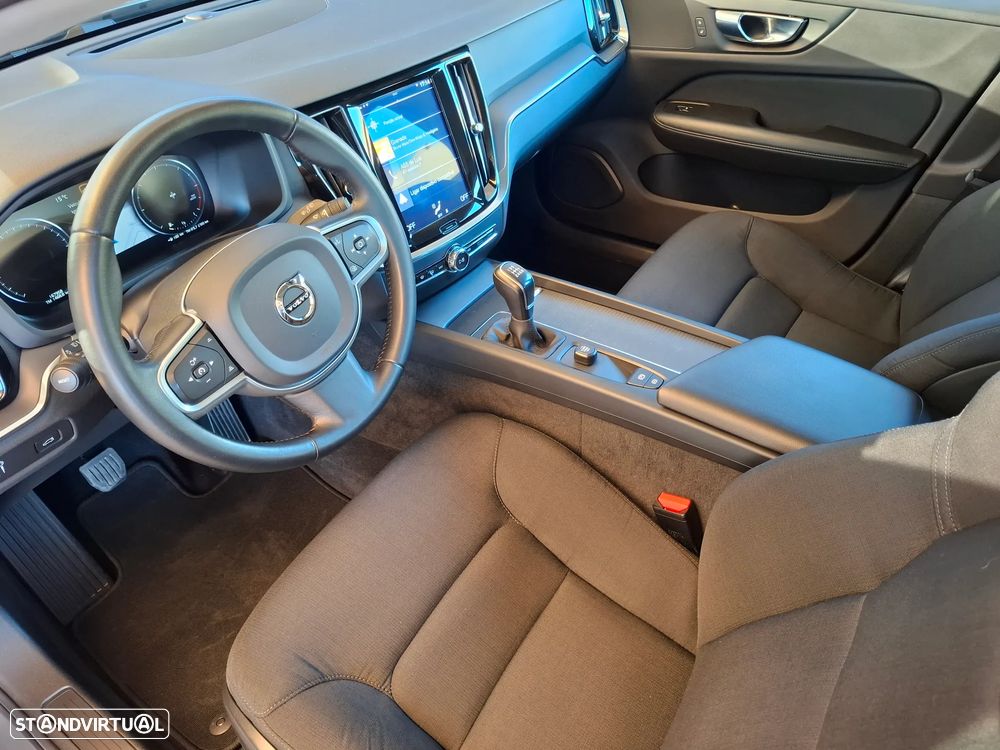 Volvo V60 2.0 D3 Momentum - 26