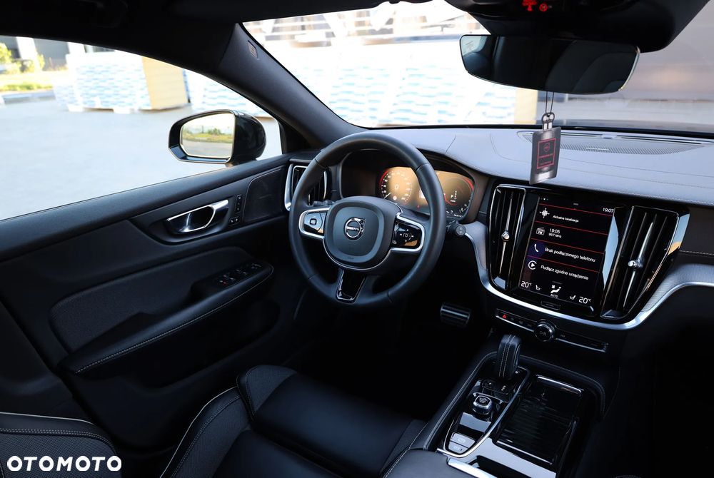 Volvo V60 T8 AWD Twin Engine Geartronic R-Design - 27