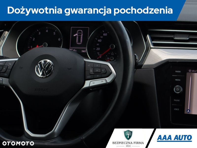 Volkswagen Passat - 20
