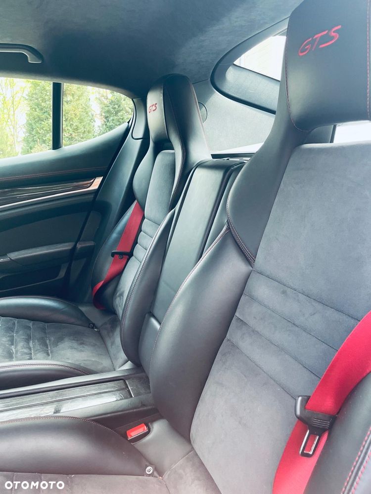 Porsche Panamera GTS PDK - 17