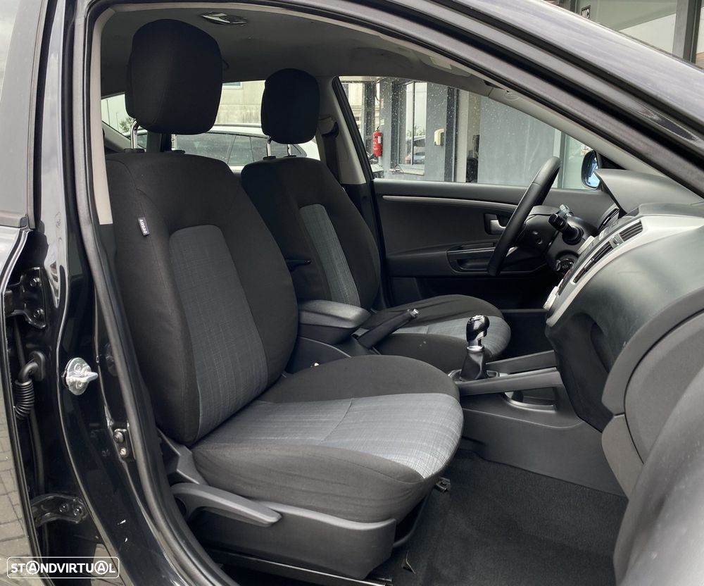 Kia Ceed SW 1.6 CRDi LX ISG - 6