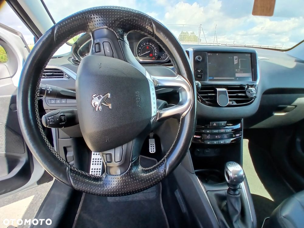 Peugeot 208 e-HDi 115 Stop&Start Allure - 14